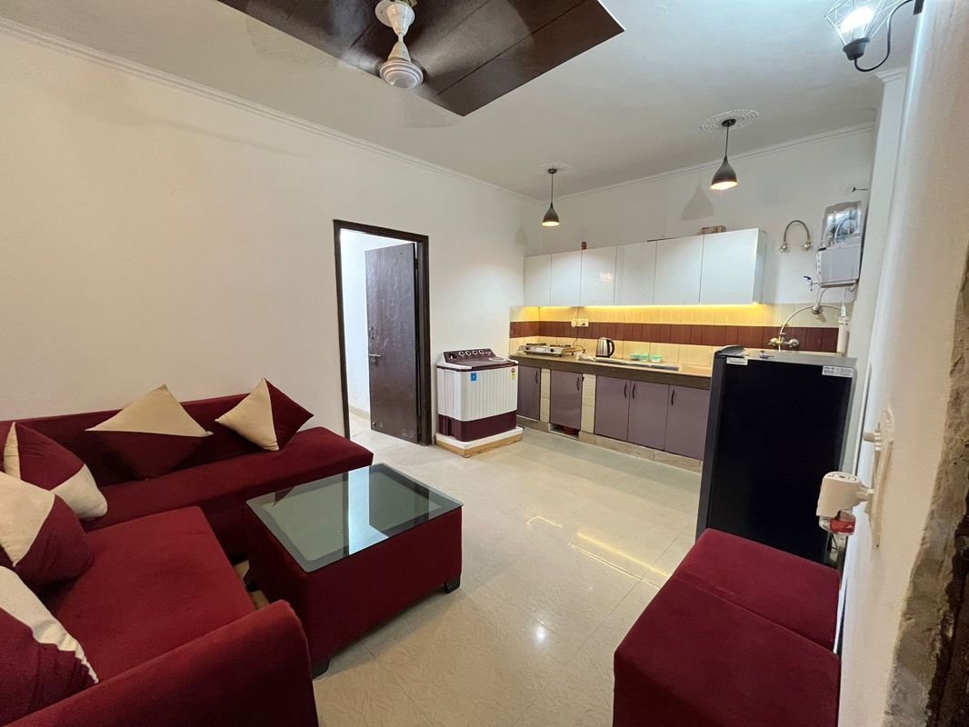 1 BHK Builder Floor For Rent in Saket