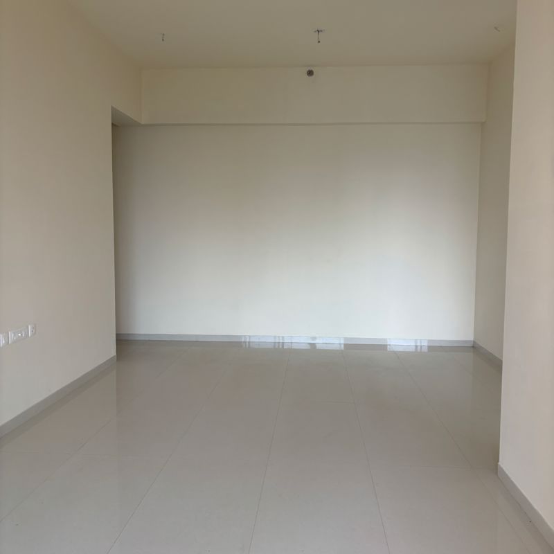 Room in 2 BHK Apartment at Prestige Siesta, Ghati Pada – for Rent