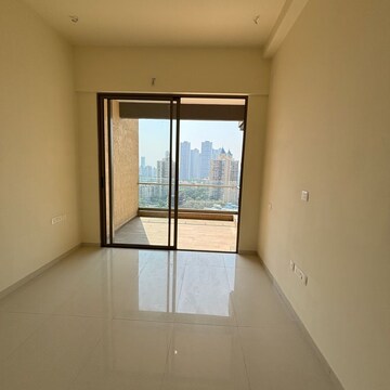 Room in 2 BHK Apartment at Prestige Siesta, Ghati Pada – for Rent