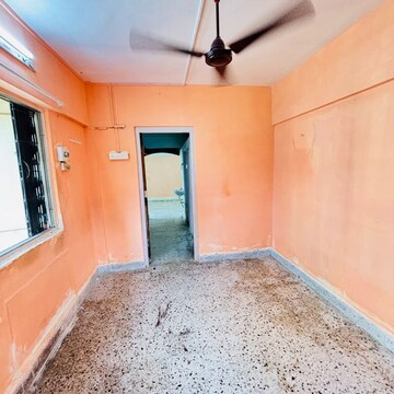 Bedroom in 1 BHK Apartment at Mulund West – for Sale