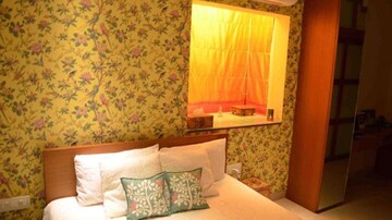 Bedroom in 2 BHK Apartment at Bandra West – for Rent