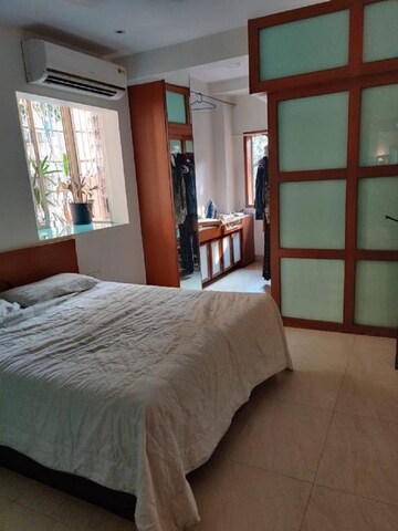 Bedroom in 2 BHK Apartment at Bandra West – for Rent