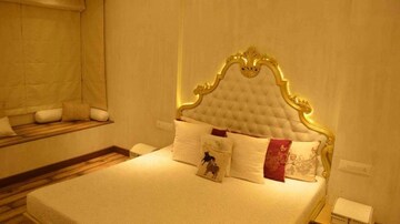 Master Bedroom in 2 BHK Apartment at Bandra West – for Rent