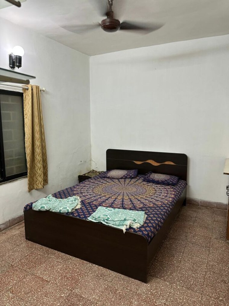 Bedroom, naranpura 2 Bedroom 1200 Sq.Ft. Apartment In Naranpura Ahmedabad 9962603