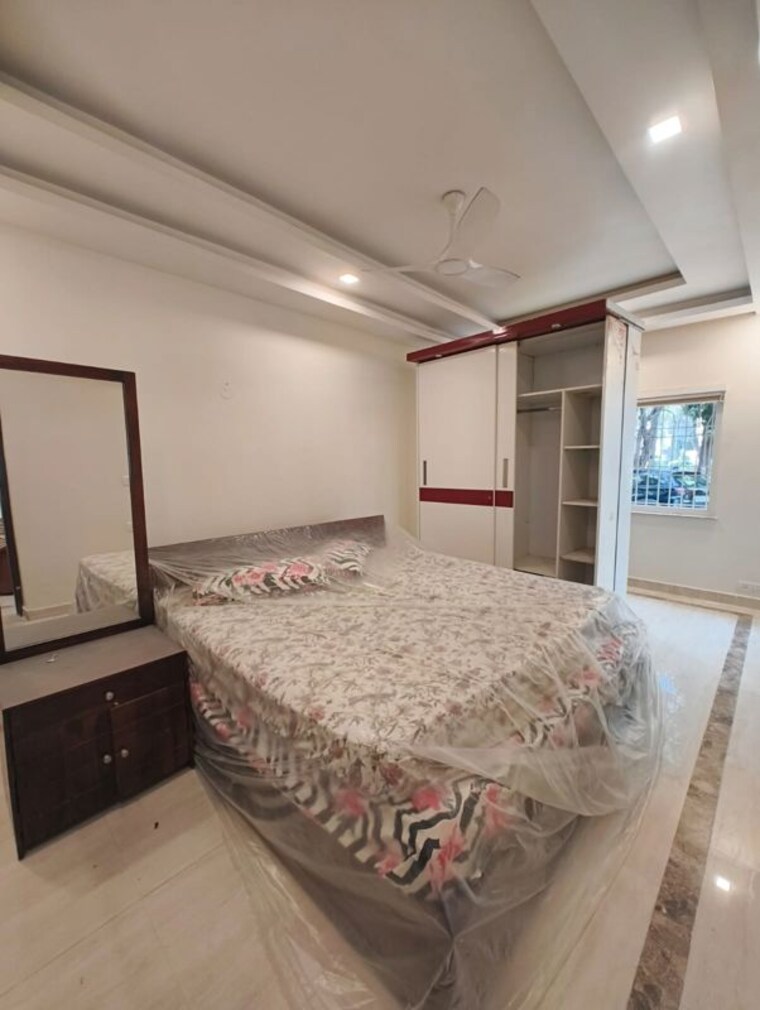 Bedroom, greater kailash i 2 Bedroom 208 Sq.Yd. Builder Floor In Greater Kailash I Delhi 9962614