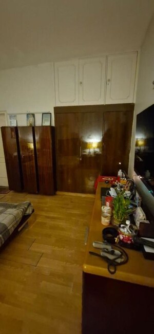 Parking in 3 BHK Apartment at Malviya Nagar – for Rent