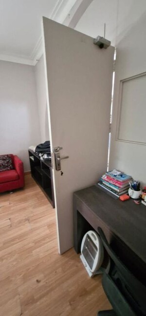 Furnished Amenities in 3 BHK Apartment at Malviya Nagar – for Rent