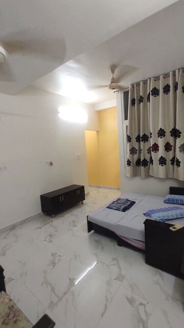Living Room in 3 BHK Apartment at Malviya Nagar – for Rent