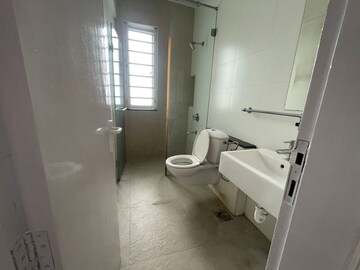 Bathroom in 3 BHK Apartment at Sheth Vasant Lawns, Laxmi Nagar – for Rent