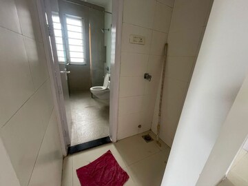 Bathroom in 3 BHK Apartment at Sheth Vasant Lawns, Laxmi Nagar – for Rent