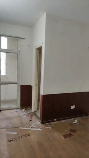 Room in 2 BHK Builder Floor at Wave Executive Floors, Wave City – for Rent