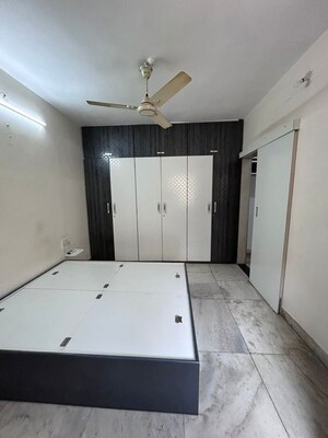 Room in 1.5 BHK Apartment at Andheri West – for Rent