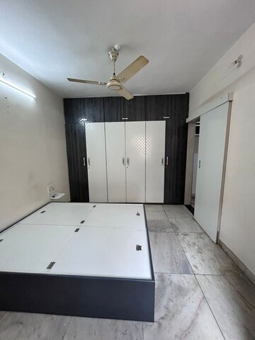 Room in 1.5 BHK Apartment at Andheri West – for Rent
