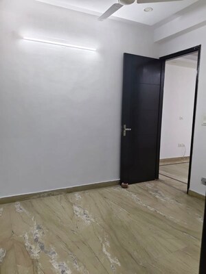 Room in 2 BHK Apartment at Panchsheel Vihar – for Rent