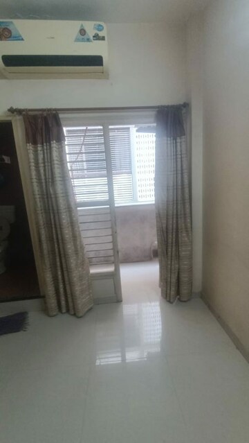 Room in 2 BHK Apartment at Paldi – for Rent
