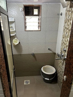 Master Bedroom in 1 BHK Apartment at Andheri East – for Rent