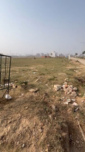  Plot For Sale in Sector 4 Wave City