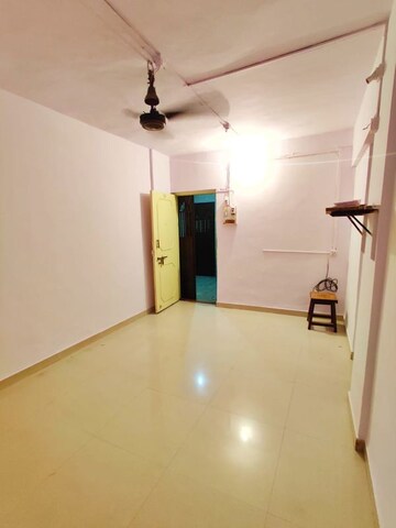 Room in 2 BHK Apartment at Siddhakala Apartment, Kalwa – for Rent