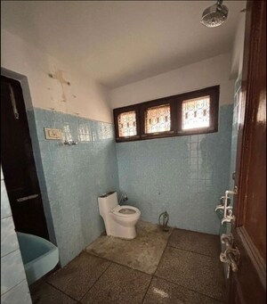 Bathroom in 4 BHK Independent House at Niralanagar – for Rent