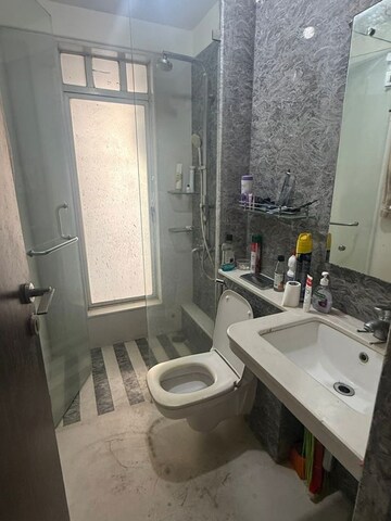 Team Area in 3 BHK Apartment at Juhu – for Rent