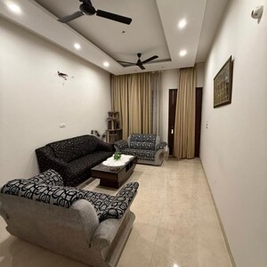 Living Room in 3 BHK Builder Floor at Sector 21 – for Rent