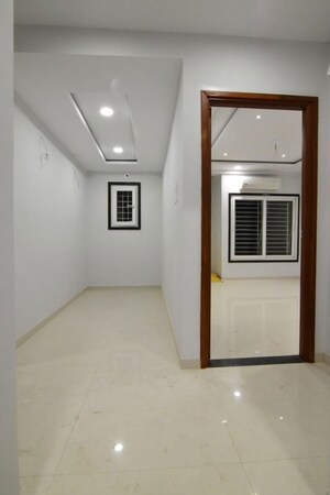 Room in 3 BHK Apartment at Besa – for Rent