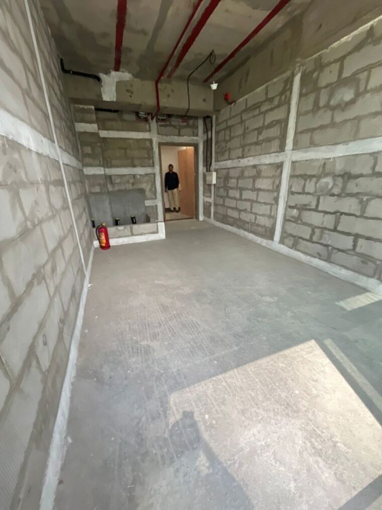 Balcony, lodha-the-park Commercial Office Space 250 Sq.Ft. In Worli Mumbai 9962673