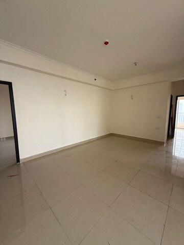 Room in 3 BHK Apartment at Amrapali Crystal Homes, Sector 76 – for Rent