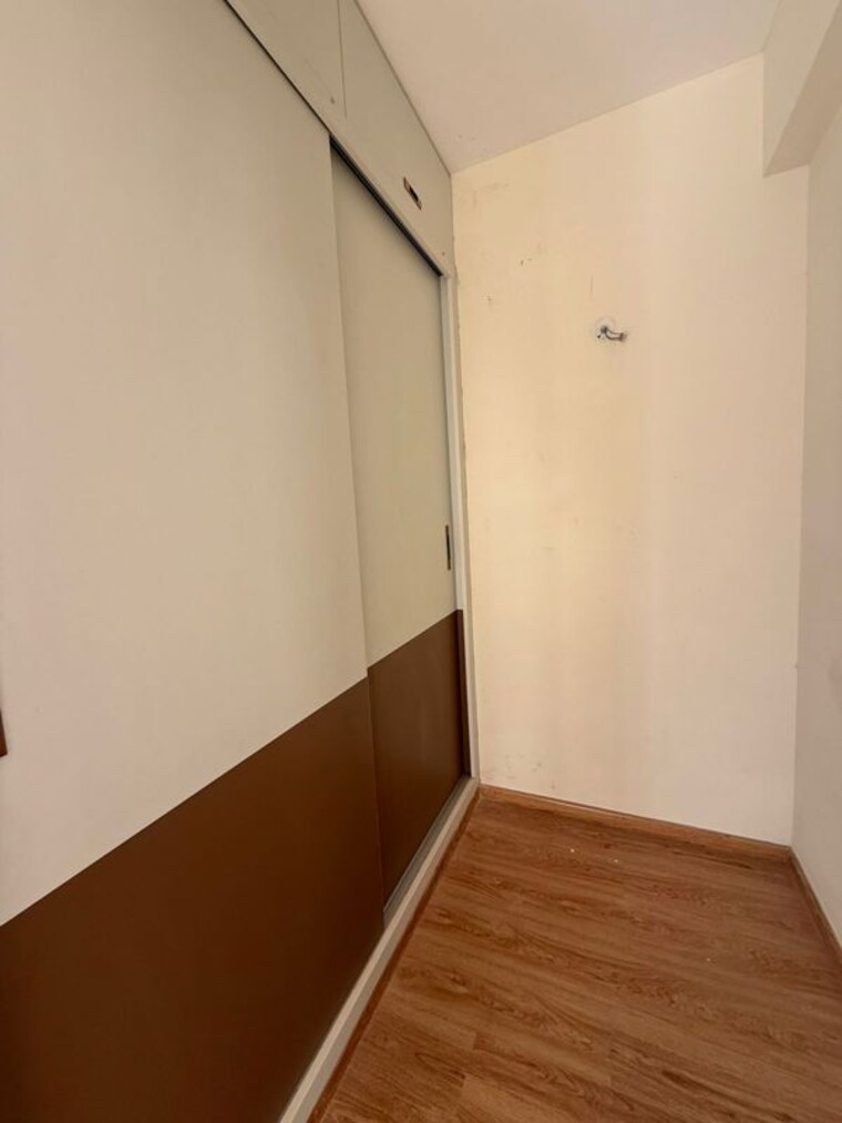 Room, amrapali-crystal-homes 3 Bedroom 1375 Sq.Ft. Apartment In Sector 76 Noida 9962693