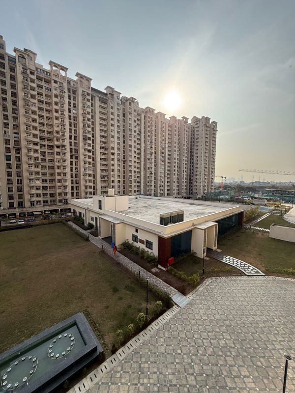 3 BHK Apartment For Rent in Amrapali Crystal Homes