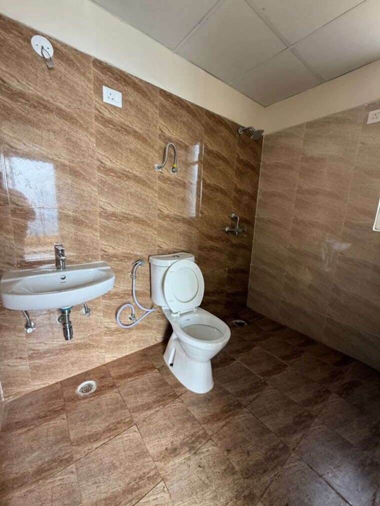 Other, amrapali-crystal-homes 3 Bedroom 1375 Sq.Ft. Apartment In Sector 76 Noida 9962693