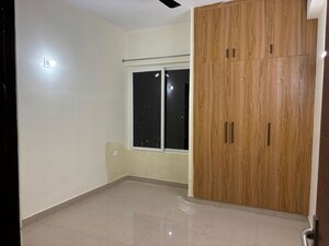 Room in 3 BHK Apartment at Amrapali Crystal Homes, Sector 76 – for Rent