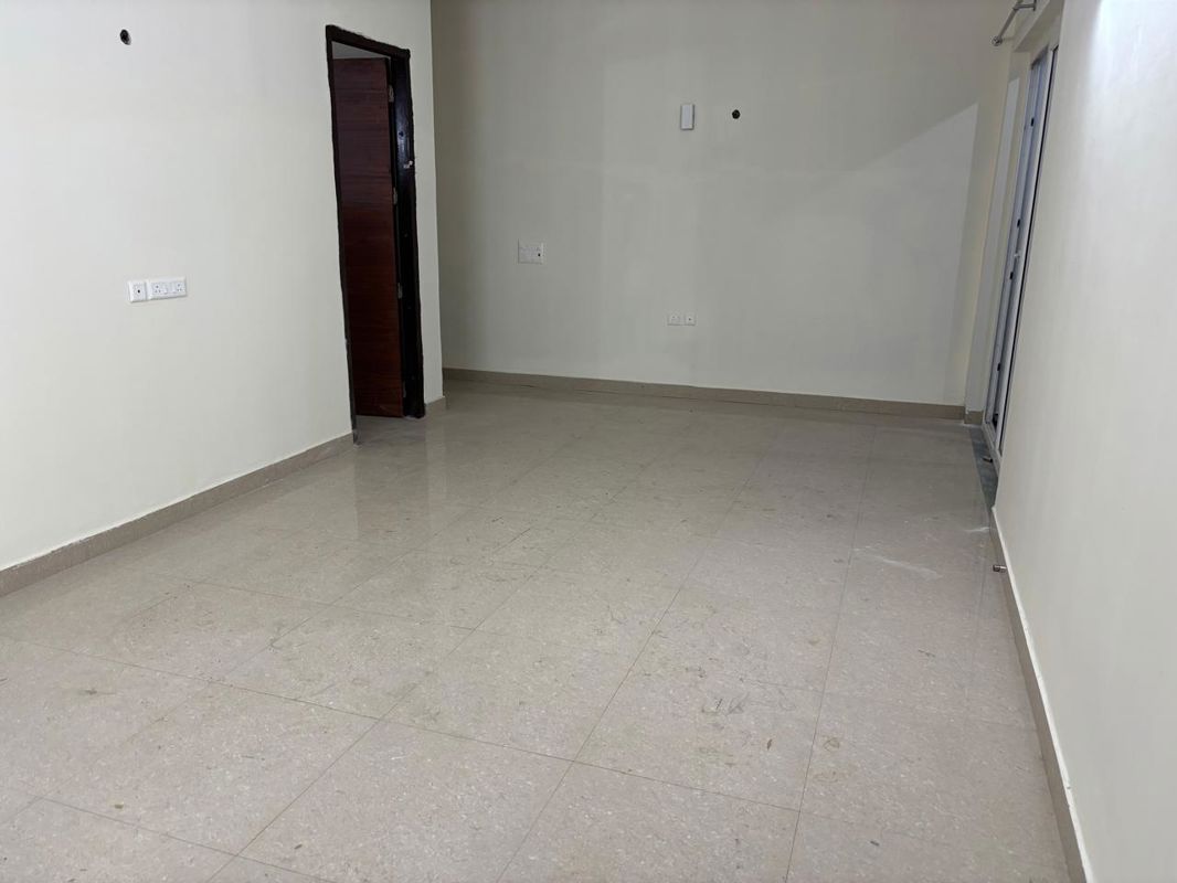3 BHK 1375 Sq.Ft. Apartment in Amrapali Crystal Homes