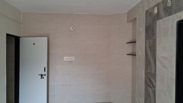 Room in 3 BHK Apartment at Navarangpura Gam – for Rent