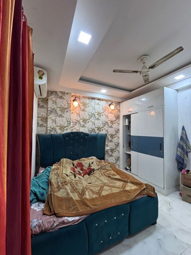Bedroom, amrapali-crystal-homes 3 Bedroom 1700 Sq.Ft. Apartment In Sector 76 Noida 9962713