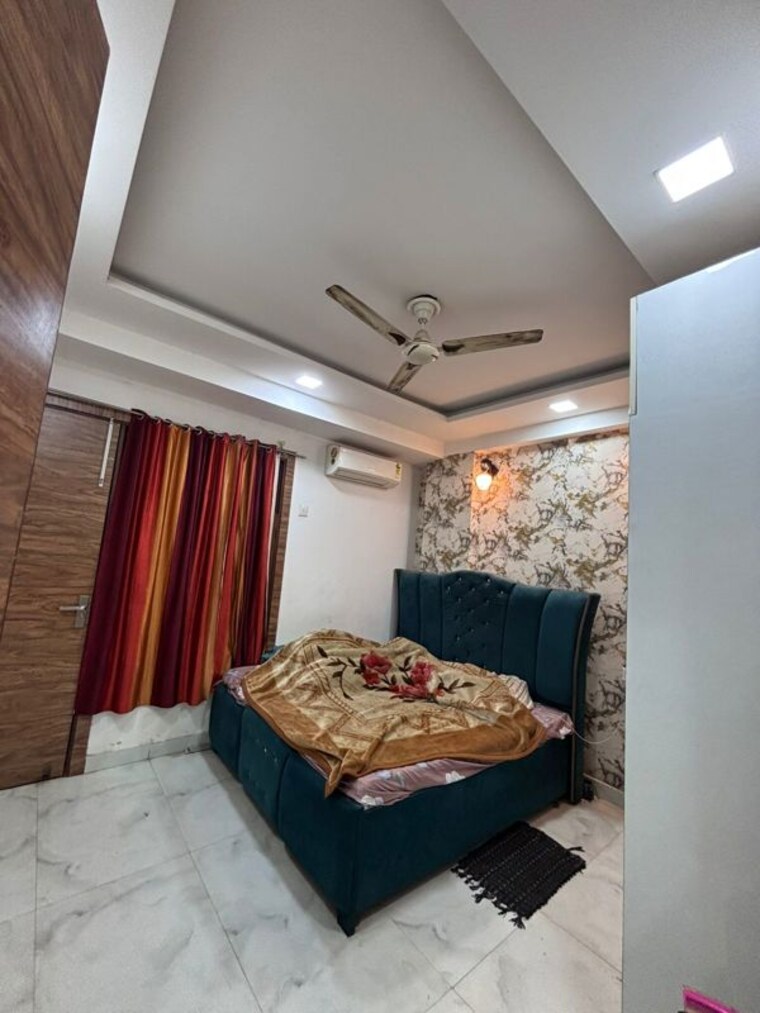Bedroom, amrapali-crystal-homes 3 Bedroom 1700 Sq.Ft. Apartment In Sector 76 Noida 9962713