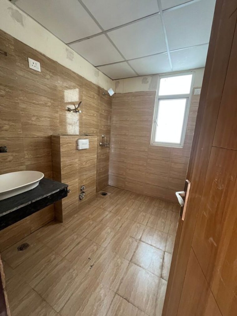 Bathroom, amrapali-crystal-homes 3 Bedroom 1375 Sq.Ft. Apartment In Sector 76 Noida 9962728