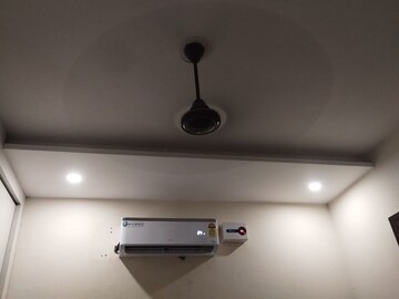 Furnished Amenities in 2 BHK Apartment at Penta Homes, Vip Road – for Rent