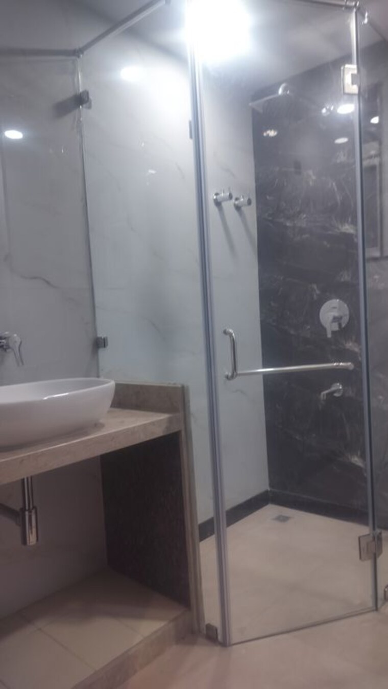 Bathroom, banjara hills 3 Bedroom 2200 Sq.Ft. Apartment In Banjara Hills Hyderabad 9962749