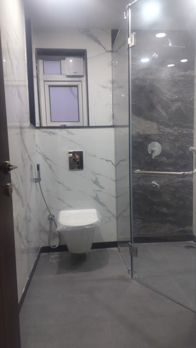 Bathroom, banjara hills 3 Bedroom 2200 Sq.Ft. Apartment In Banjara Hills Hyderabad 9962749