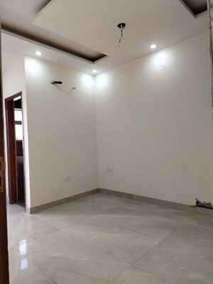 Room in 3 BHK Apartment at Skynet Towers, Patiala Road – for Rent