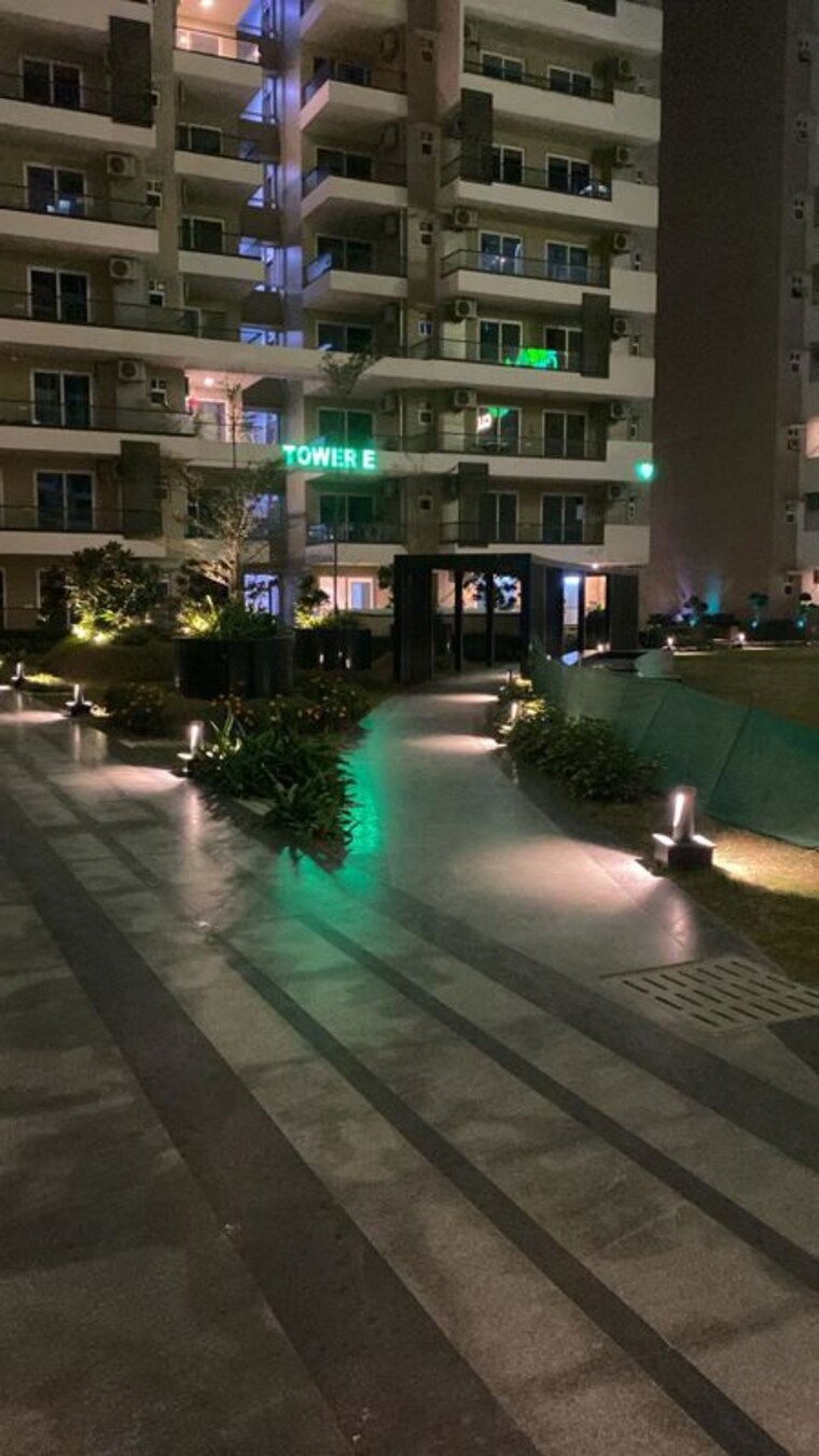  Parking, maya-green-lotus-utsav 3 Bedroom 1975 Sq.Ft. Apartment In International Airport Road Zirakpur 9962755