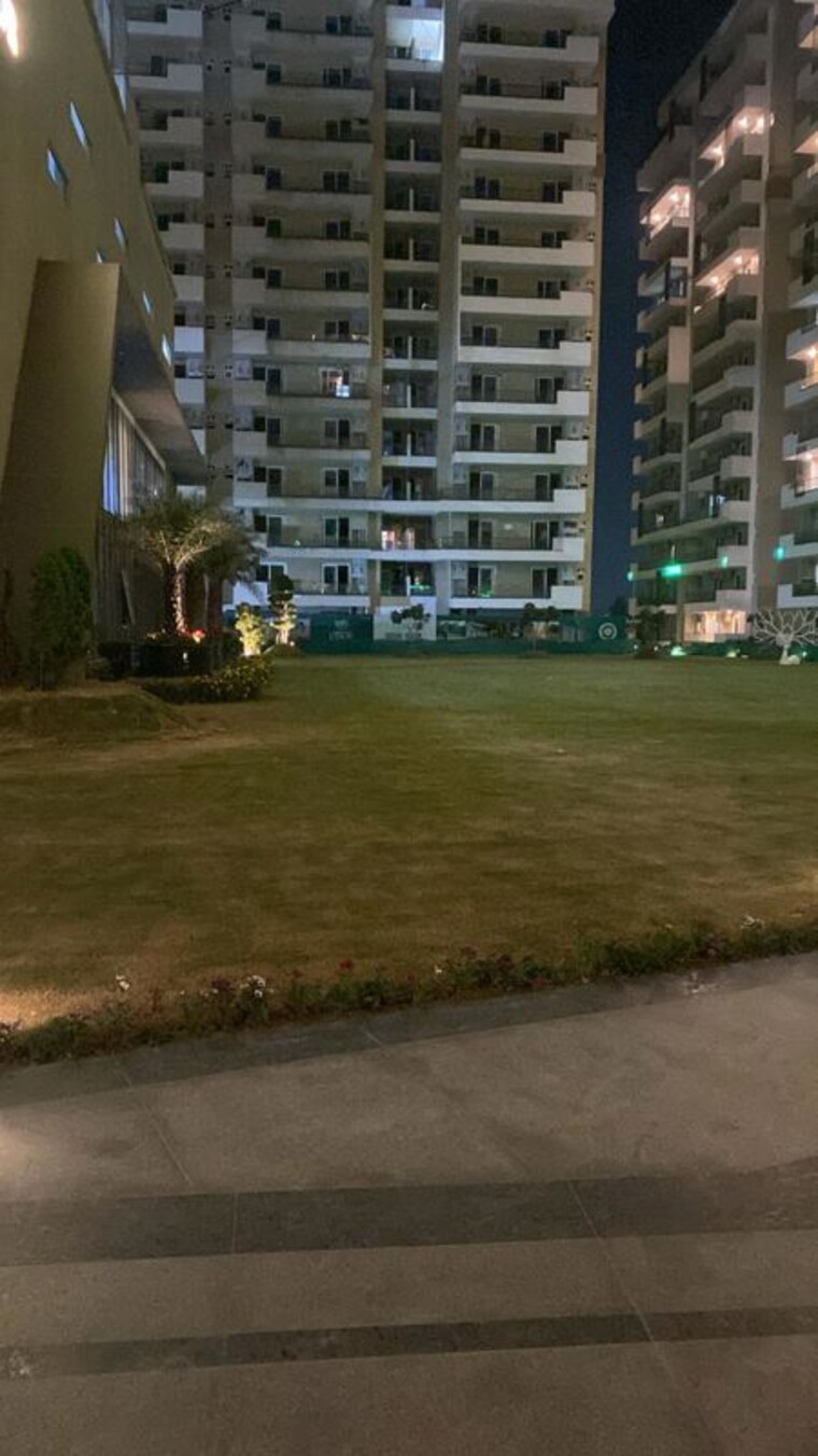  Parking, maya-green-lotus-utsav 3 Bedroom 1975 Sq.Ft. Apartment In International Airport Road Zirakpur 9962755