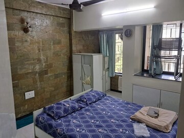Bedroom in 2 BHK Apartment at Andheri West – for Rent