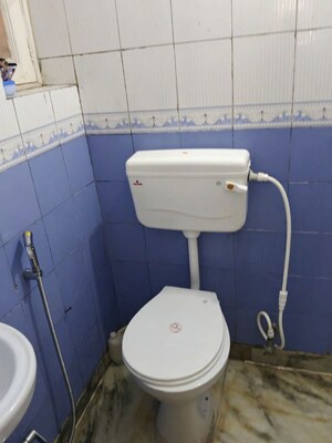 Bathroom in 1.5 BHK Apartment at Sector 46 – for Rent