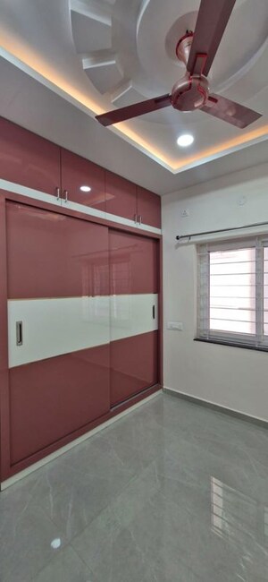 Room in 3 BHK Builder Floor at Kondapur – for Rent