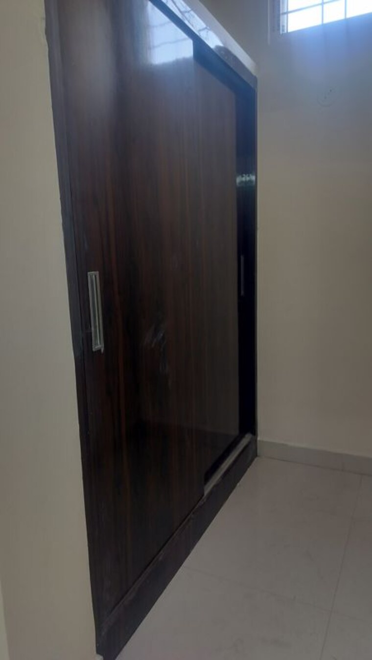 Room, jubilee hills 2 Bedroom 1400 Sq.Ft. Apartment In Jubilee Hills Hyderabad 9962774