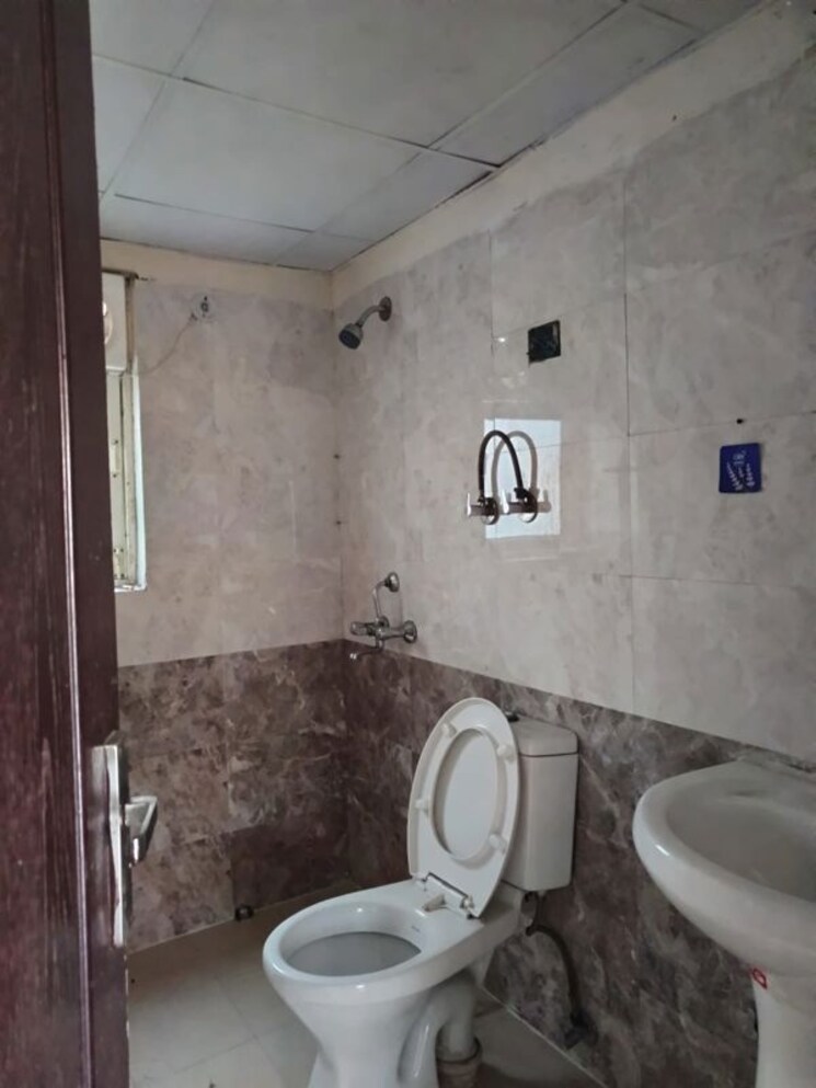 Bathroom, gardenia-golf-city 2 Bedroom 1150 Sq.Ft. Apartment In Sector 75 Noida 9962798