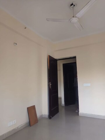 Room in 2 BHK Apartment at Gardenia Golf City, Sector 75 – for Rent