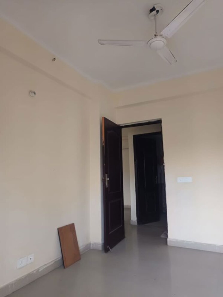 Room, gardenia-golf-city 2 Bedroom 1150 Sq.Ft. Apartment In Sector 75 Noida 9962798
